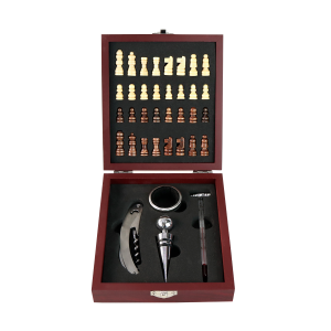 KIT PARA VINHO COM JOGO DE XADREZ DE MADEIRA  - MG5403