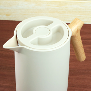 GARRAFA TÉRMICA PREMIUM COM CABO MADEIRA 1 LITRO - 8720-BG