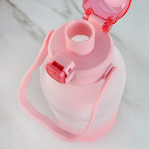 GARRAFA DE PLÁSTICO DEGRADE COM ALÇA 1,5LITROS - 4178-RS