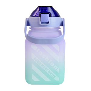 GARRAFA DE PLÁSTICO QUADRADA COM CANUDO E ALÇA 1,5LITROS - 4171-LL