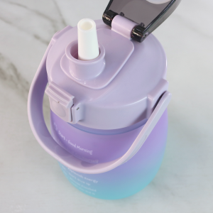 GARRAFA DE PLÁSTICO REDONDA COM CANUDO E ALÇA 900ML - 4174-LL