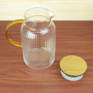 JARRA DE VIDRO COM TAMPA DE METAL CAPACIDADE 1,5LITROS - DT9329-DOU