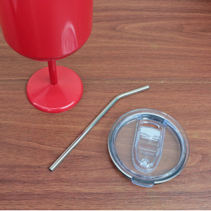 TAÇA INOX COM TAMPA DE PLÁSTICO E CANUDO DE INOX 550ML - GDR1462-VM