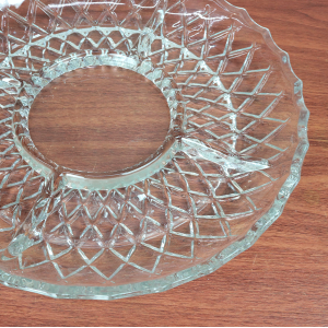 PETISQUEIRA REDONDA DE VIDRO COM RELEVO 5 DIVISÓRIAS 28CM - BM1227-B