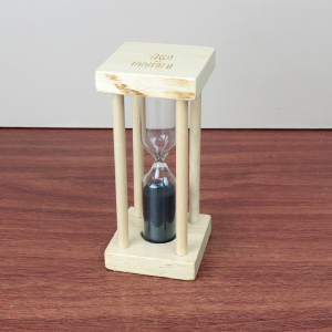 AMPULHETA DE VIDRO COM BASE DE MADEIRA 10 MINUTOS 11,5CM - DT25557-PT