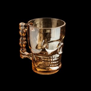CANECA DE VIDRO PARA CHOPP E CERVEJA CAVEIRA ROCK STYLE AMBAR 500 ML - GDR0646